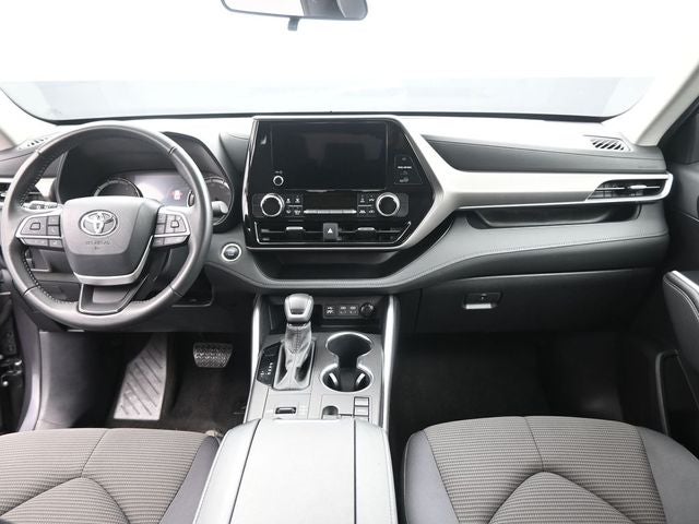 2025 Toyota Highlander LE