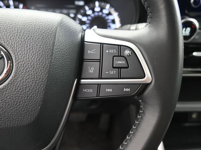2025 Toyota Highlander LE