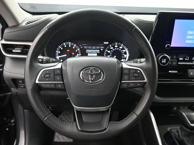 2025 Toyota Highlander LE