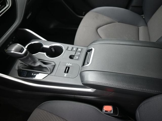 2025 Toyota Highlander LE