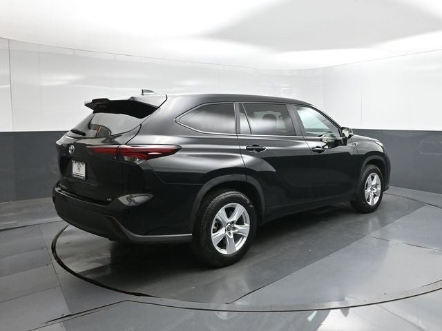 2025 Toyota Highlander LE