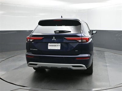 2024 Mitsubishi Outlander SE