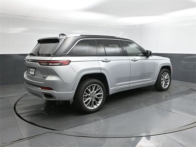 2022 Jeep Grand Cherokee Summit