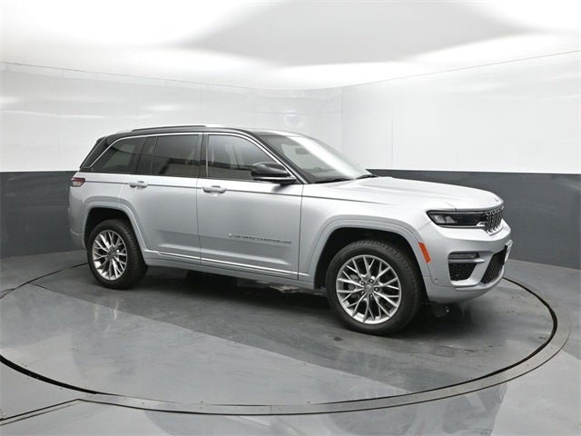 2022 Jeep Grand Cherokee Summit