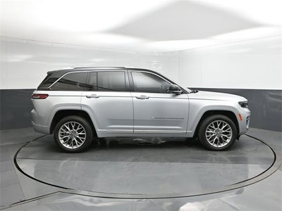 2022 Jeep Grand Cherokee Summit