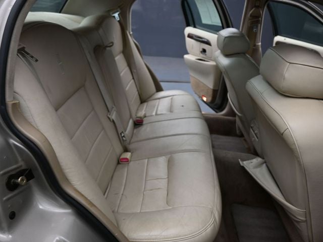 1999 Lincoln Town Car Signature