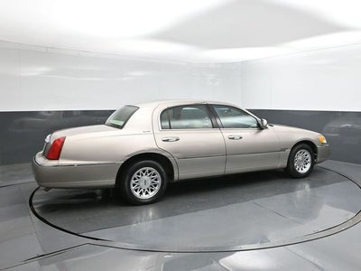 1999 Lincoln Town Car Signature