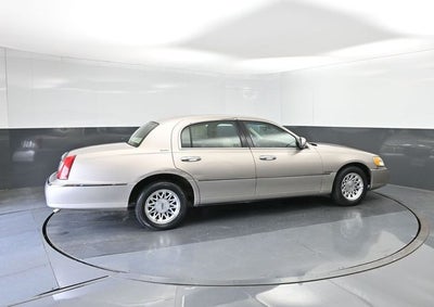 1999 Lincoln Town Car Signature