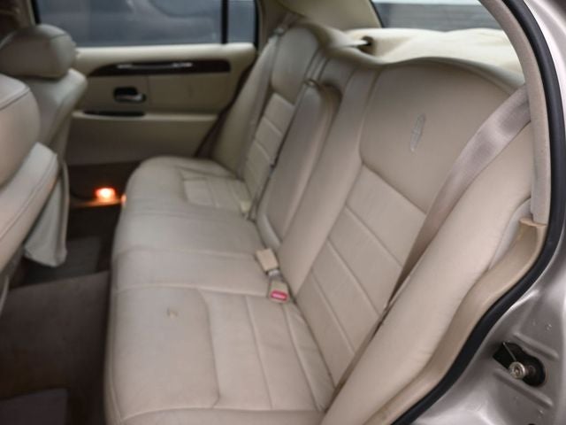1999 Lincoln Town Car Signature