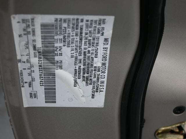 1999 Lincoln Town Car Signature
