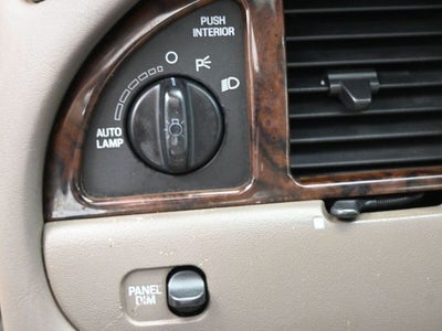 1999 Lincoln Town Car Signature