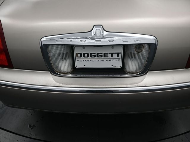 1999 Lincoln Town Car Signature