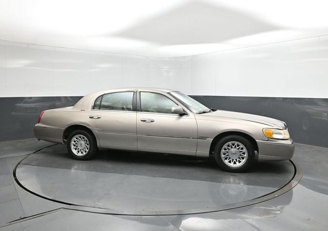 1999 Lincoln Town Car Signature