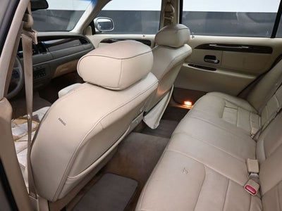 1999 Lincoln Town Car Signature