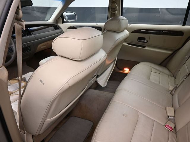 1999 Lincoln Town Car Signature