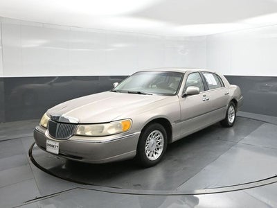 1999 Lincoln Town Car Signature