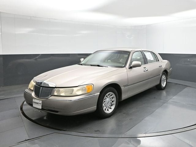 1999 Lincoln Town Car Signature