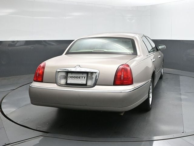 1999 Lincoln Town Car Signature