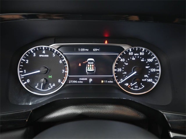 2025 Nissan Pathfinder SV