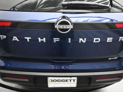 2025 Nissan Pathfinder SV