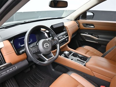 2022 Nissan Pathfinder Platinum