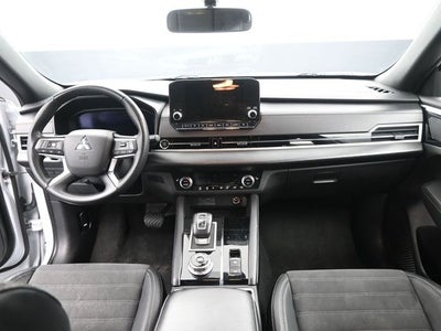 2023 Mitsubishi Outlander Base