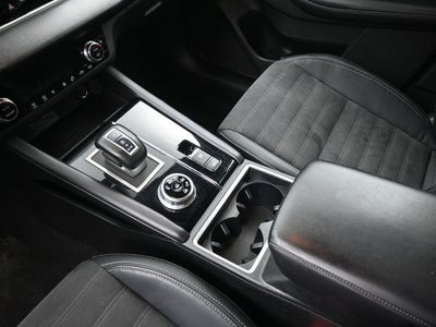 2023 Mitsubishi Outlander Base