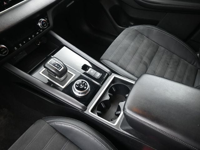 2023 Mitsubishi Outlander Base