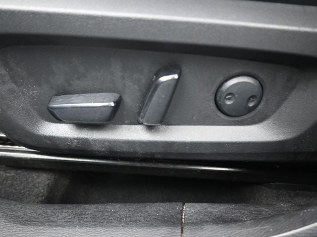 2023 Mitsubishi Outlander Base