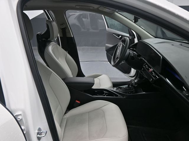 2024 Kia Niro EX Touring