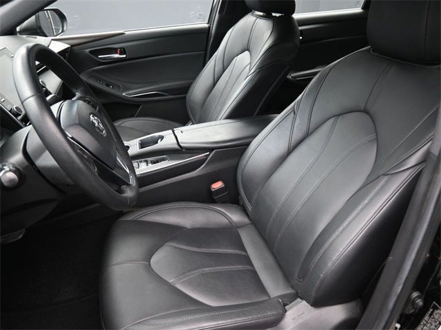 2021 Toyota Avalon Hybrid XLE Plus