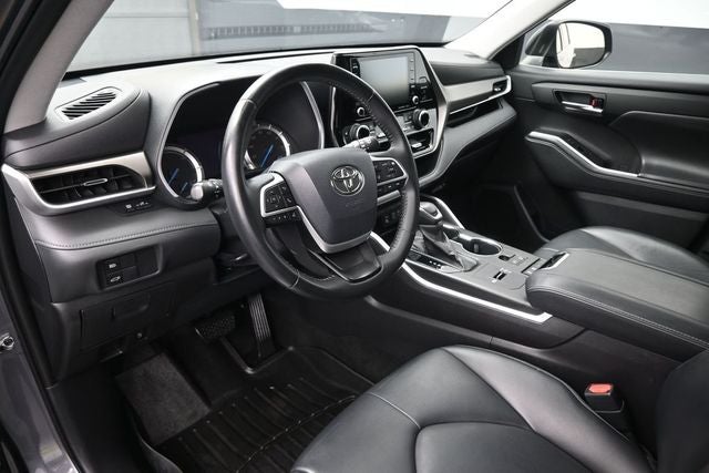 2022 Toyota Highlander Hybrid XLE