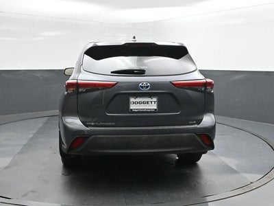 2022 Toyota Highlander Hybrid XLE