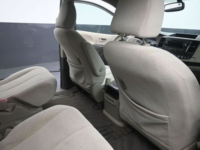 2013 Toyota Sienna LE 8 Passenger