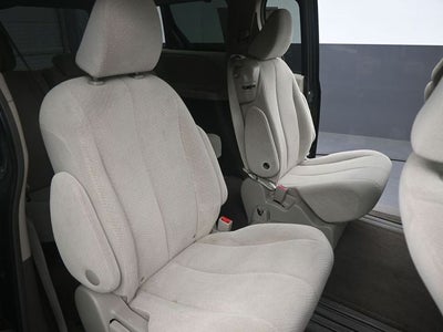 2013 Toyota Sienna LE 8 Passenger