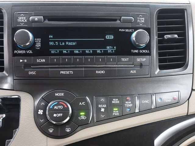 2013 Toyota Sienna LE 8 Passenger