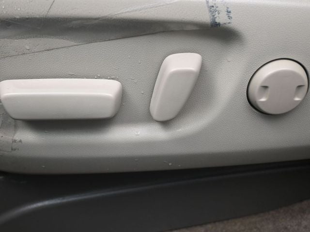 2013 Toyota Sienna LE 8 Passenger