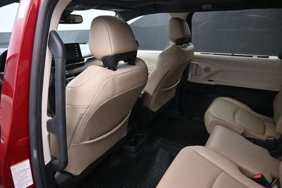 2021 Toyota Sienna XLE 8 Passenger
