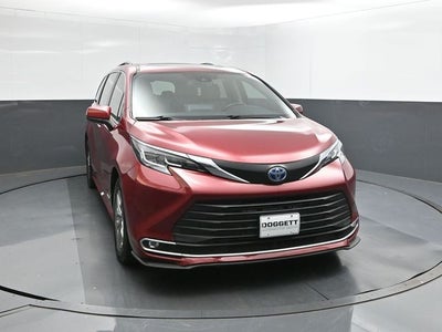 2021 Toyota Sienna XLE 8 Passenger
