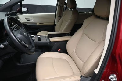 2021 Toyota Sienna XLE 8 Passenger