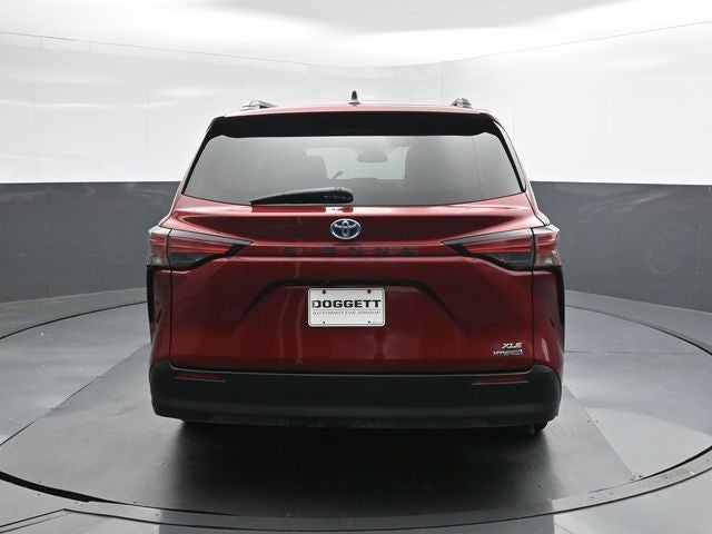 2021 Toyota Sienna XLE 8 Passenger