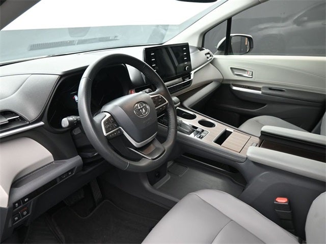 2022 Toyota Sienna XLE 8 Passenger