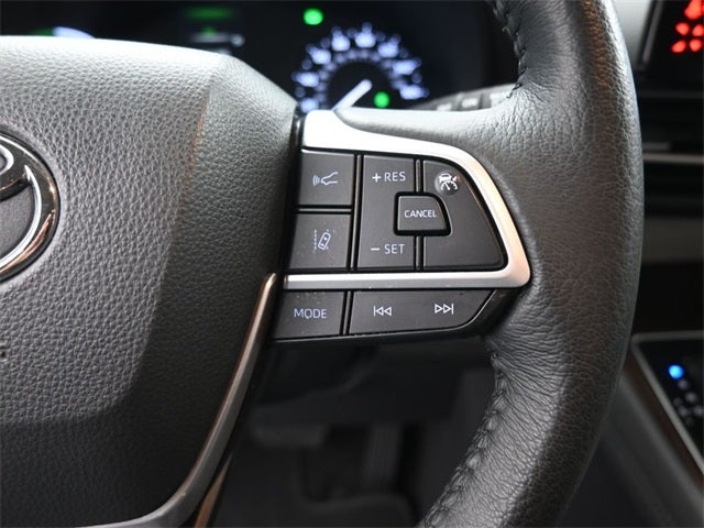 2022 Toyota Sienna XLE 8 Passenger