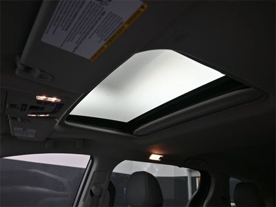 2022 Toyota Sienna XLE 8 Passenger