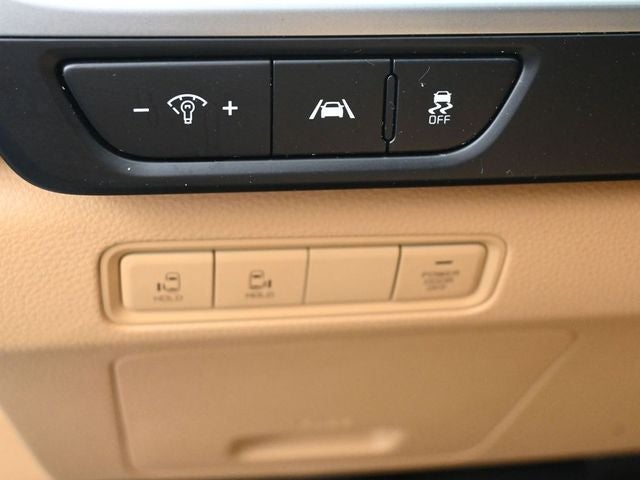 2023 Kia Carnival LX