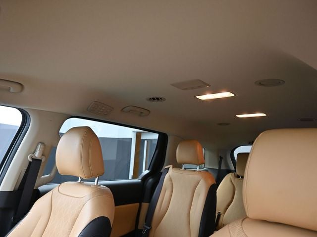 2023 Kia Carnival LX