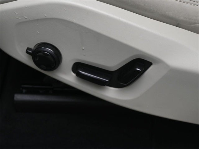 2022 Volvo XC60 B6 Inscription