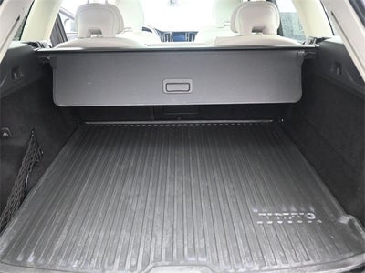 2022 Volvo XC60 B6 Inscription