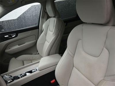 2022 Volvo XC60 B6 Inscription