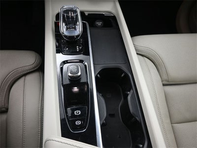 2022 Volvo XC60 B6 Inscription